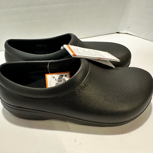 Crocs At Work On The Clock Slip On Clogs Black M6/W8. 205073-001. NWT - Picture 8 of 9